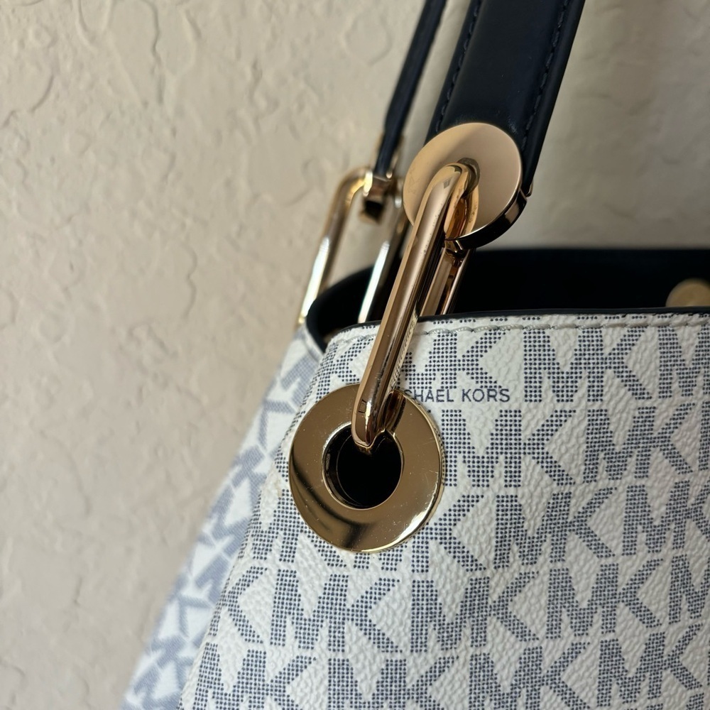 Michael Kors | Women's Leather Raven Large Tote Shoulder Bag Blue Pearl Gray - Picture 9 of 10